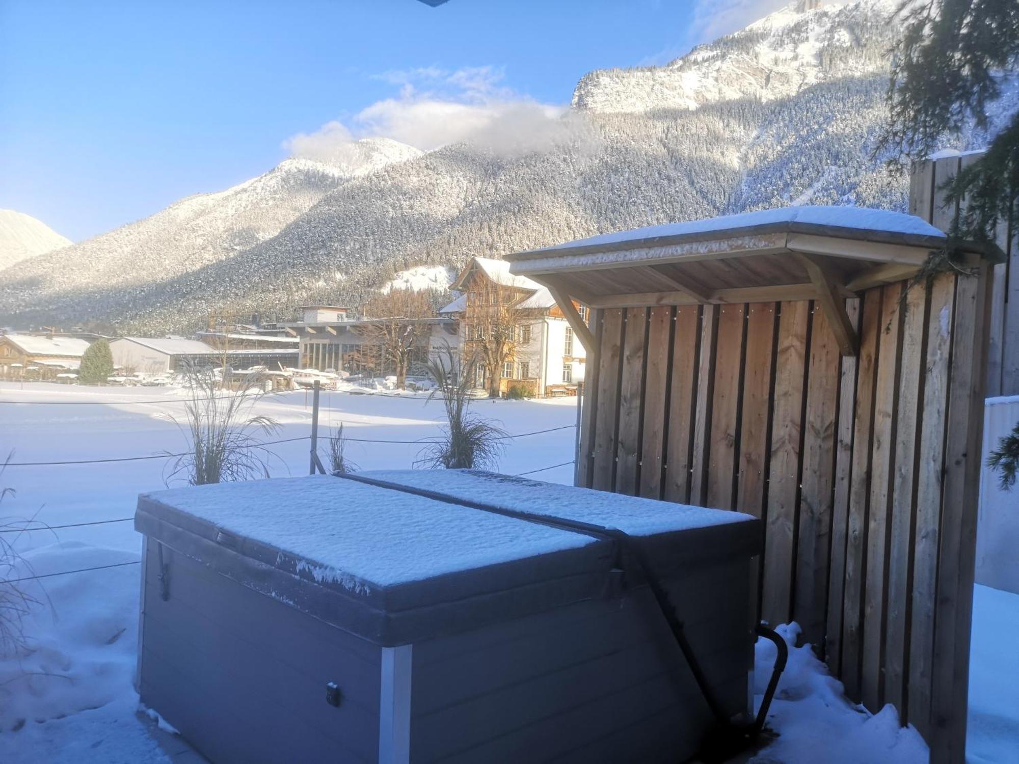 Urban Mountain Chalet With Lake View Maurach  Esterno foto