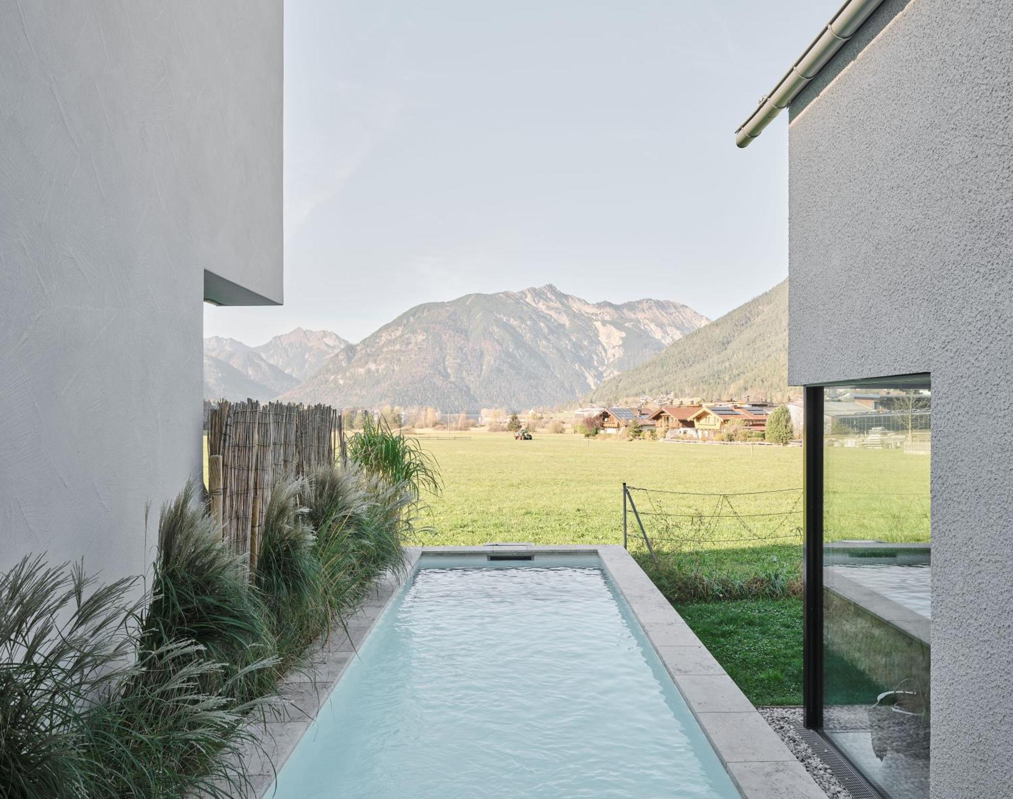 Urban Mountain Chalet With Lake View Maurach  Esterno foto